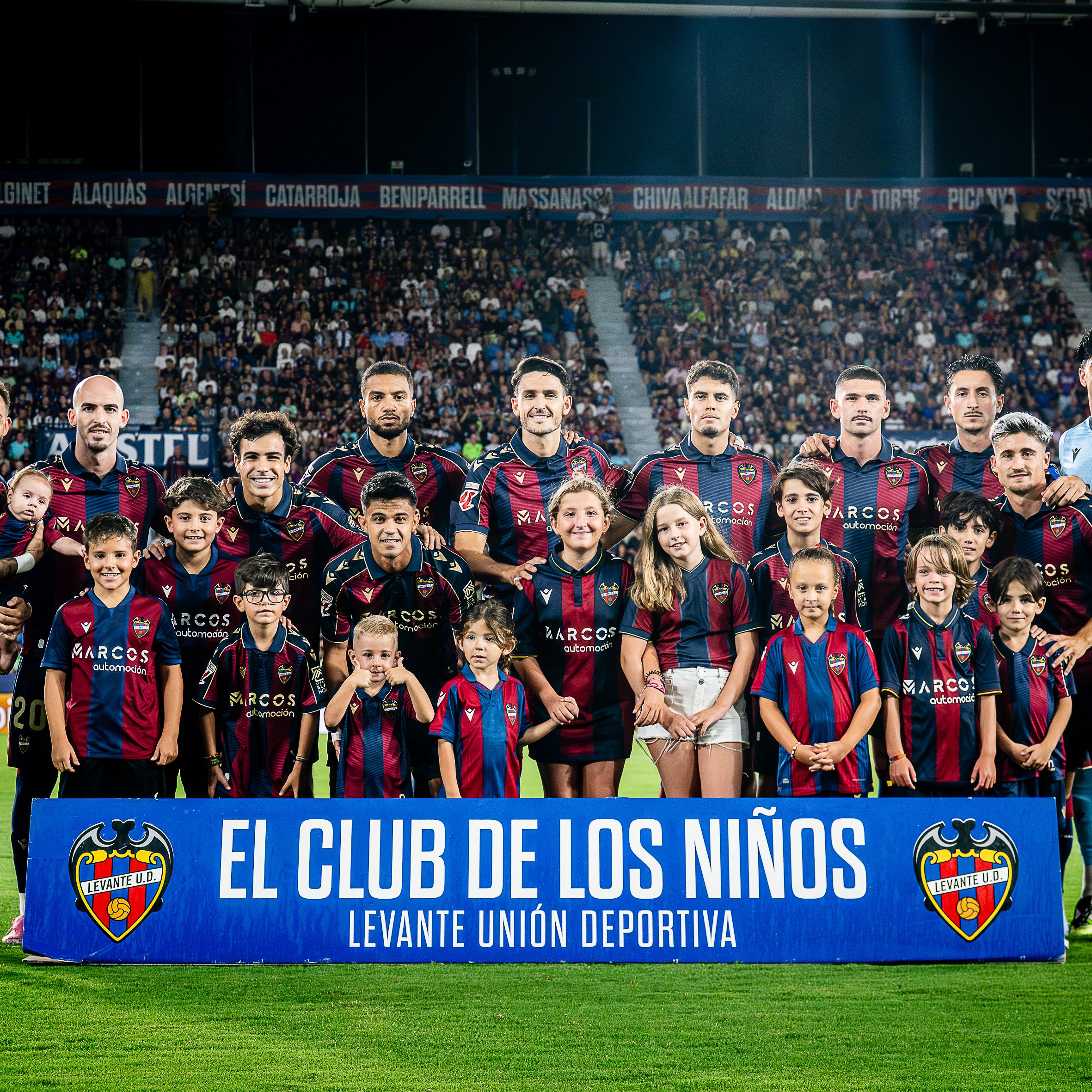 Visionado Calentamiento + Foto con el 11 Inicial